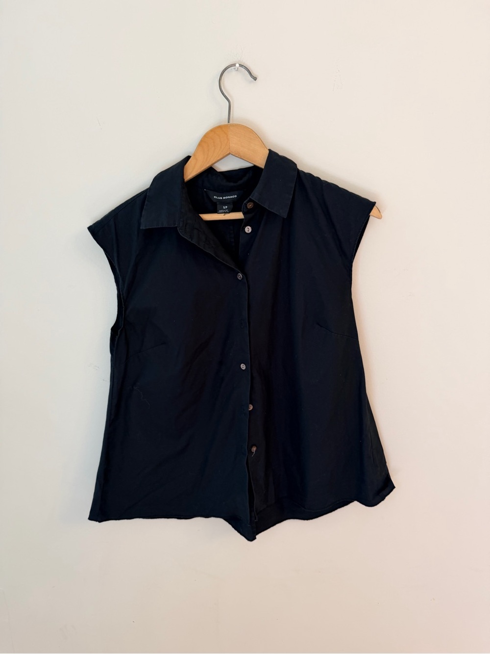 Club Monaco Black Sleeveless Button-Down Shirt